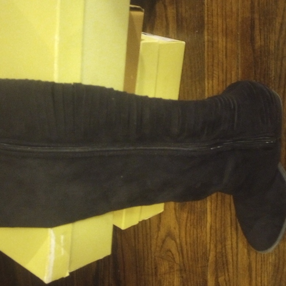 Boots - Picture 2 of 3